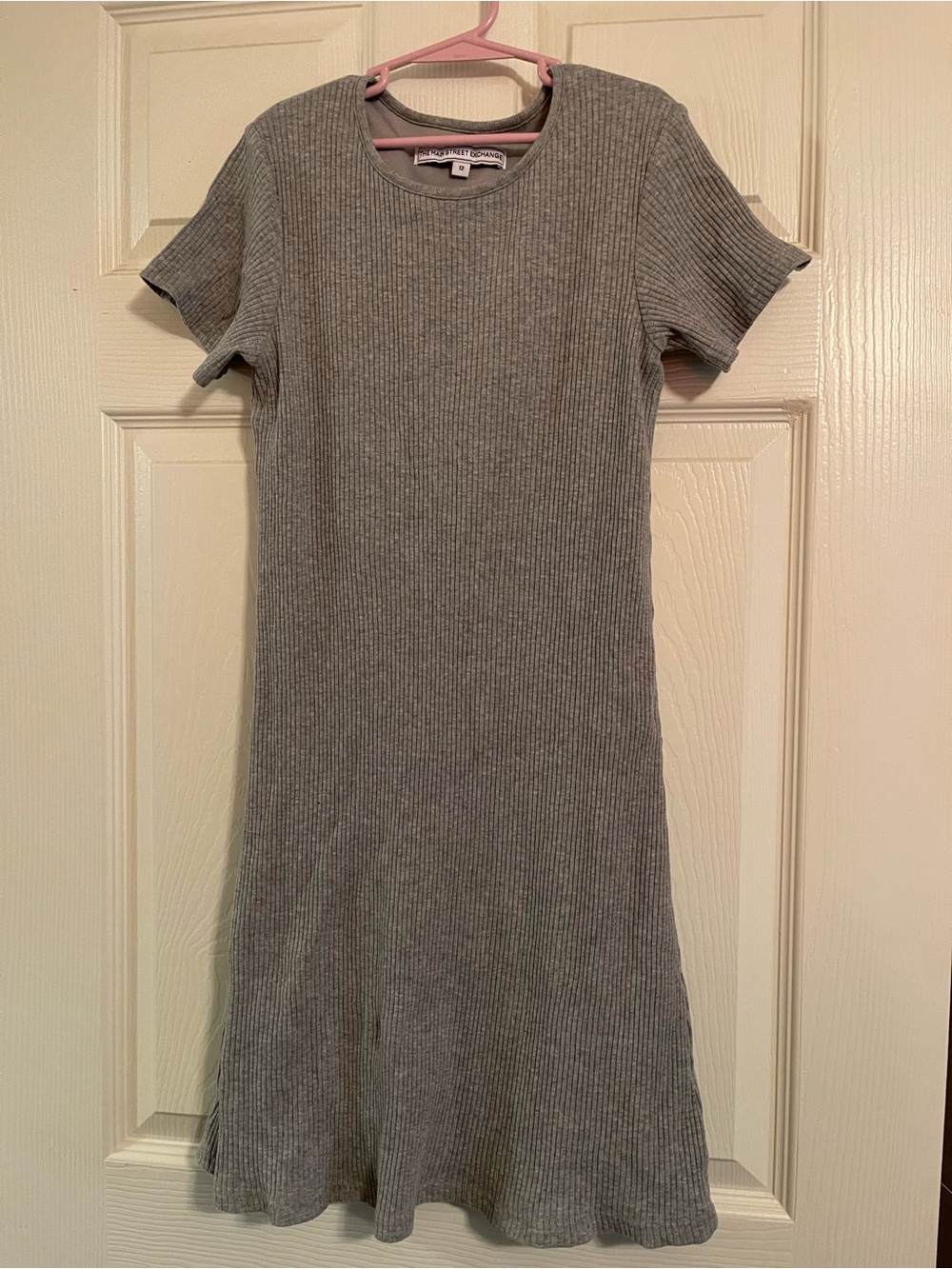 Girls size 12 Gray Ribbed Short-Sleeve Midi Dress The Main Street Exchange